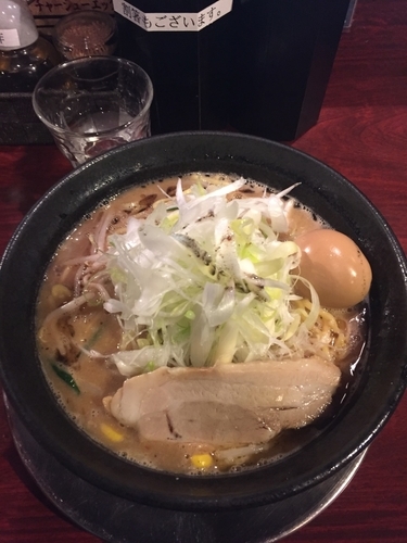 「味玉豚骨味噌ラーメン＋ネギ＋黒」@豚骨ラーメン じゃぐら 高円寺店の写真
