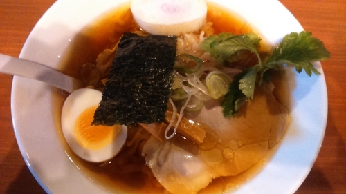 「なま味しょうゆらーめん800円+大盛100円」@コクミンショクドウの写真