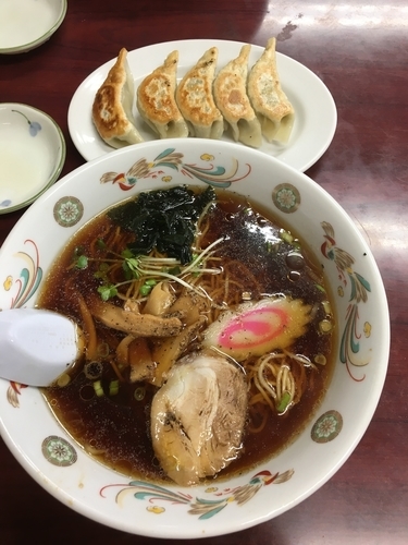 「ラーメン450円+餃子350円」@たつみや食堂の写真