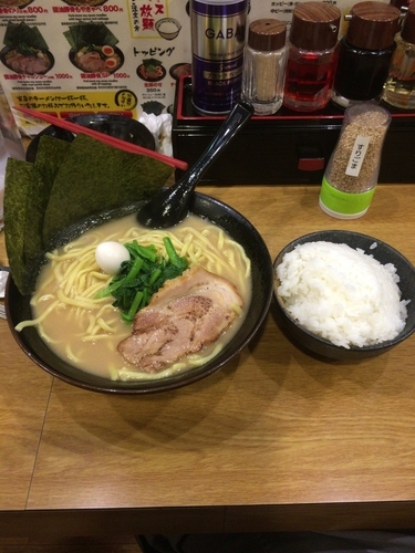 「豚骨醤油 大盛」@横浜家系ラーメン こんばの写真