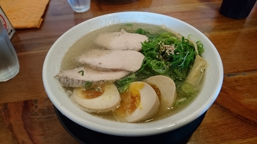 「味玉ネギ鶏塩らーめん・・890円」@麺処 あじ家 鷹殿店の写真