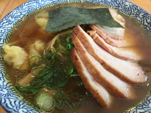 「はるゆたかちゃーしゅーわんたんめん（正油）」@らーめん森や。の写真