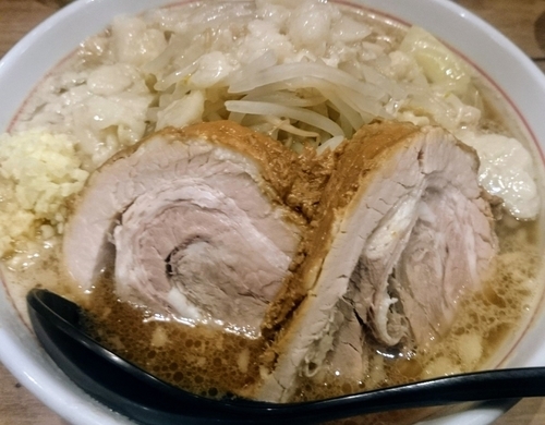 「肉そば（土日限定）＋ローストポークごはん」@ソラノイロ トンコツ&キノコの写真