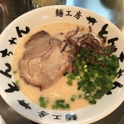 とんちゃんラーメン+チャーシュー丼(500円+200円)