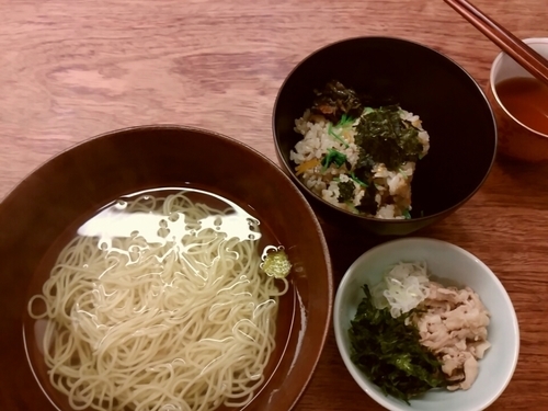 「澄まし麺(半盛)500円＋醤油かけ麺(半盛)500円」@澄まし麺ふくぼくの写真