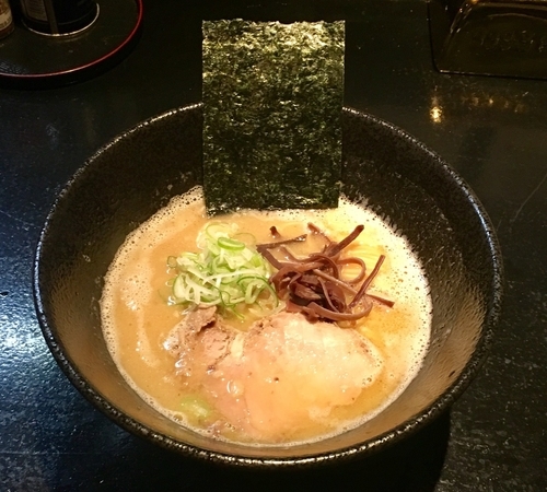 「濃厚鳥豚骨そば」@麺s慶の写真