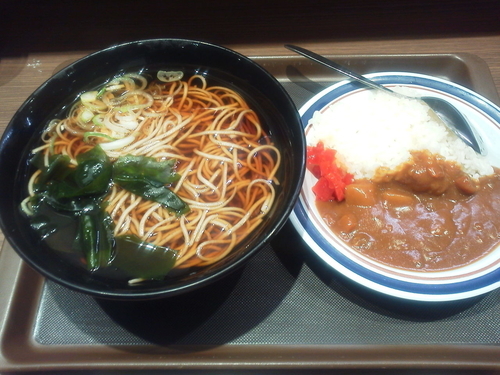 「ミニカレーセット 530円」@名代 富士そば 新宿都庁店の写真