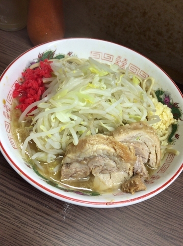 「小ラーメン（ニンニク）+紅 690円」@ラーメン二郎 横浜関内店の写真