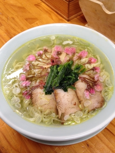 「【限定】さくら塩ラーメン」@麺や髭おやじの写真