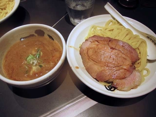 「つけ麺白　980円」@麺屋武蔵 武骨相傳の写真