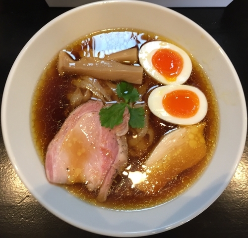 「醤油ラーメン780円+味玉100円」@麺屋 久仁衛の写真