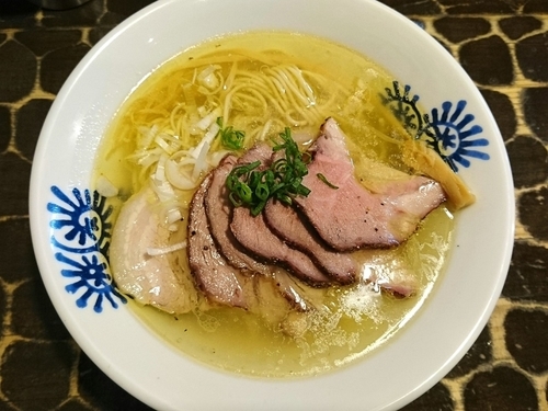 「【限定】地鶏と貝の塩そば」@特級鶏蕎麦 龍介の写真