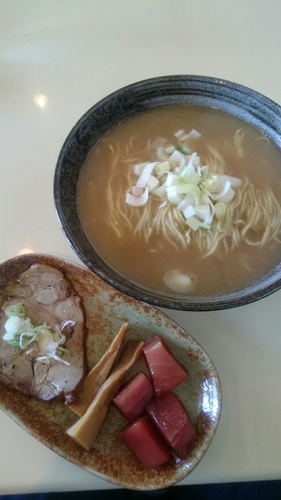 「あら炊き中華そばPREMIUM 本マグロＤＥ白湯 ９５０円」@中華そば GO.TO.KU ～仁～の写真