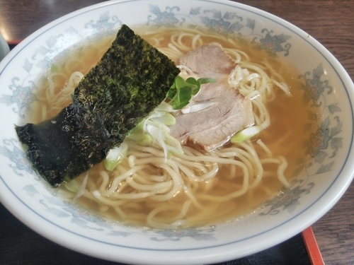 「本日の日替り醤油ラー麺＋鶏肉のカレーセット700円」@味処 やまぐちの写真