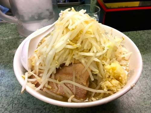 「ラーメン・ヤサイニンニク」@ラーメン二郎 新宿小滝橋通り店の写真