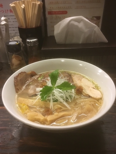 「塩中華そば大盛」@中華そば こむぎの写真