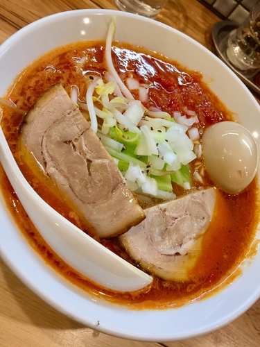 「とまとらーめん (ﾗｰﾊﾟｽ味玉) ￥750」@らーめん カッパハウスの写真