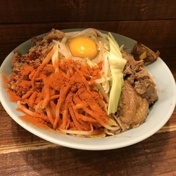 汁無麺  ヤサイ・アブラ少なめ