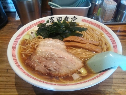 「中華そば　中（230ｇ）」@松戸中華そば 富田食堂の写真