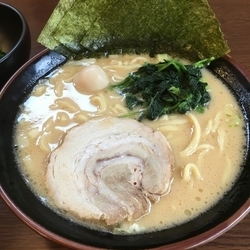 豚骨醤油ラーメン