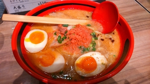 「そのまま塩780円+味玉110円」@えびそば一幻 新千歳空港店の写真