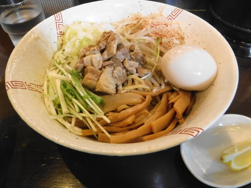 「４月限定 牛スジまぜそば 850円＋味玉」@中華そば 葵の写真