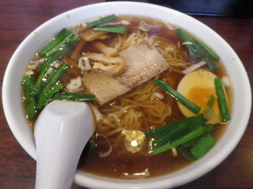 「ラーメン＋羽根つき焼き餃子ハーフ」@中国家庭料理 你好 本店の写真