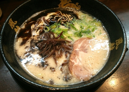 「黒マー油とんこつラーメン　630円」@とんこつラーメン博多風龍 上野店の写真