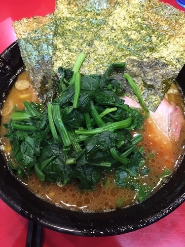 「ラーメン中盛＋法蓮草増し」@家系総本山 ラーメン吉村家の写真