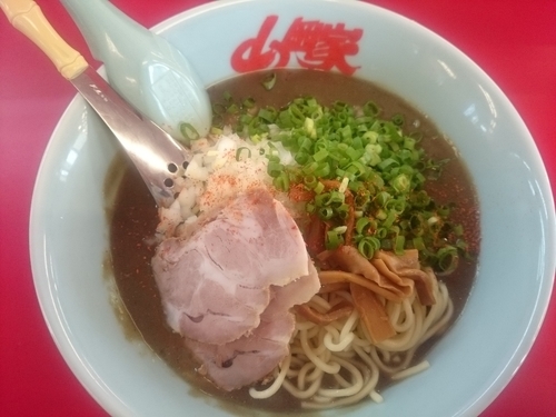 「【期間限定】鬼煮干しラーメン ￥850」@山岡家 川島店の写真