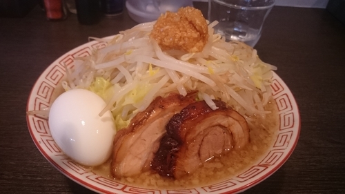 「魚郎ラーメン（７００円）野菜多め＋ニンニク」@三代目らーめん浜田家の写真