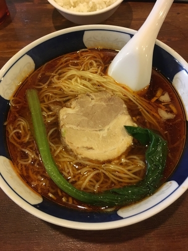 「酸紅麺」@支那麺 はしご 銀座八丁目店の写真