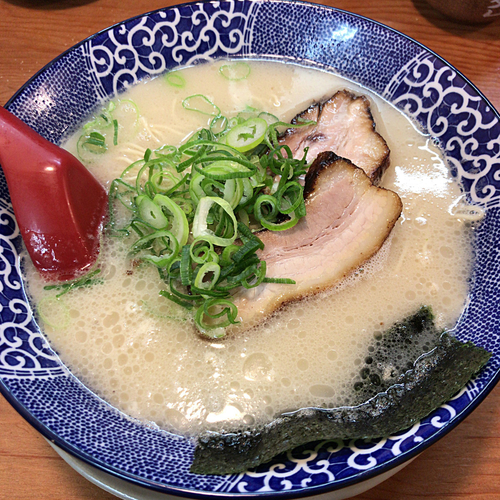 「博多塩とんこつ（なま）680円」@博多ラーメン鶴亀堂 太田新井町店の写真