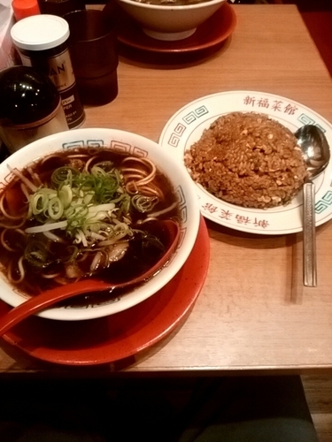 「小並(中華そば小・焼きめし並) 1100円」@新福菜館 伊勢佐木町店の写真