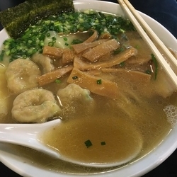 雲呑麺