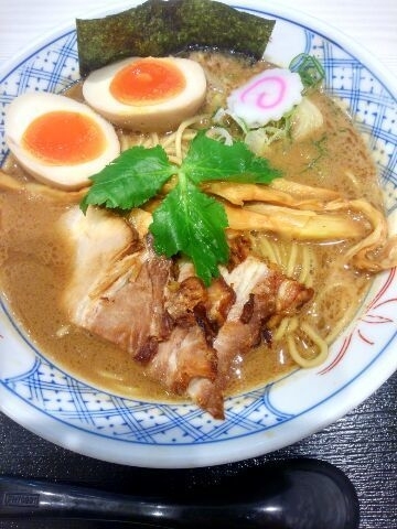 「濃厚らーめん 750円」@麺や庄の ラゾーナ川崎店の写真