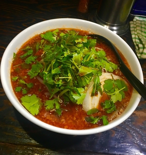 「激辛パクチーそば」@豚骨醤油 蕾の写真