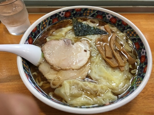 「ワンタン麺（大盛り）」@春木屋 荻窪本店の写真