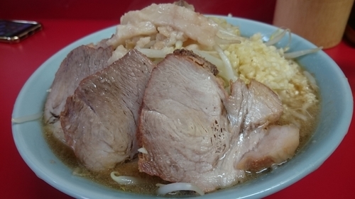 「ぶた入り」@ラーメン二郎 新宿歌舞伎町店の写真