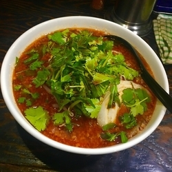 激辛パクチーそば