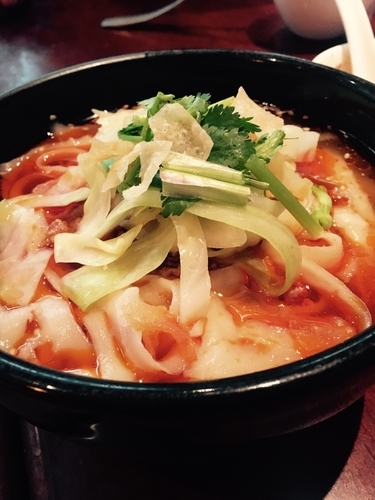 「酸辣刀削麺」@中国料理 刀削麺 鐘楼 水道橋西口店の写真