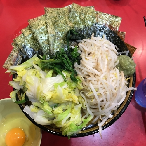 「大盛チャーシューメン＋色々」@家系総本山 ラーメン吉村家の写真