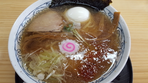 「牛と地鶏の濃厚中華そば」@中華そば 地鶏丸の写真