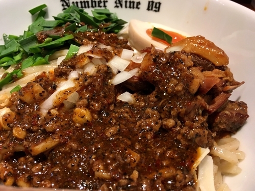 「油そば BLACK」@麺Dining Number Nine 09の写真