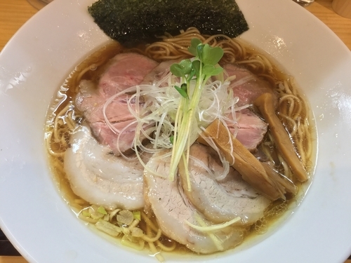 「チャーシュー醤油そば(半分レアチャーシュー) 大盛 ¥1,130」@麺屋 希楽夢の写真