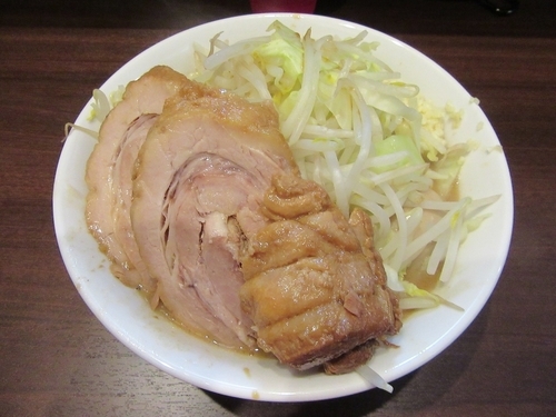 「ラーメン（８１０円）＋豚券＋味玉」@零一弐三の写真