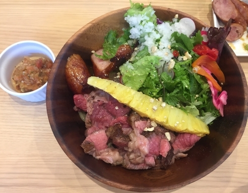 「classic beef palette1000円他」@Handicraft Worksの写真