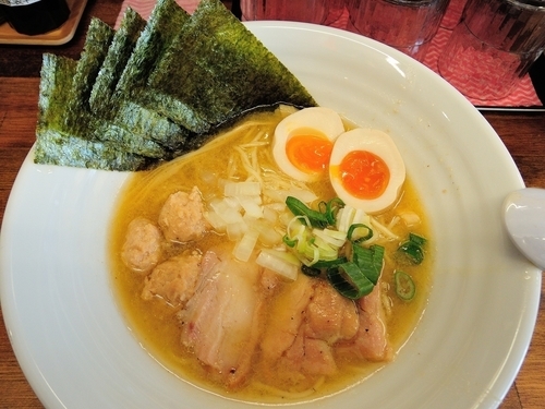 「特製濃厚鶏白湯そば」@麺屋 ゆるり。の写真