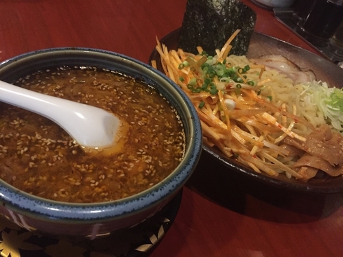 「ばんから つけ麺 辛ネギトッピング」@東京豚骨拉麺 ばんから バンコクスクンビット通り店の写真