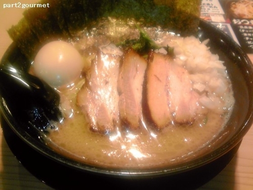 「くわんと盛りらーめん (940円)」@麺家くわんとの写真